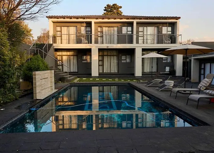 Luxury Apt Walk To Melrose Arch 11